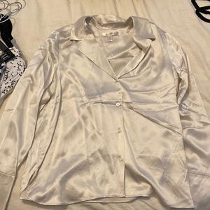 Banana republic 100% silk crème button down